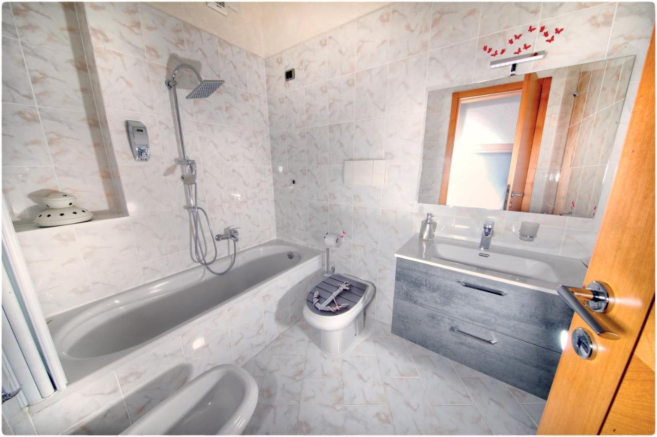 Suite Gaia Bari Exterior foto